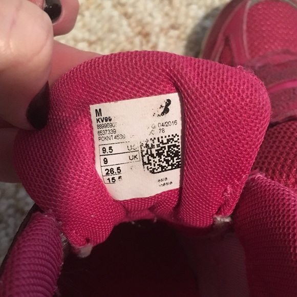 New Balance - Girl’s 990v4 Tennis Shoes - Picture 7 of 7